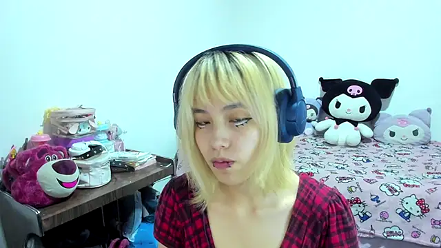 Snapshot of Akane-Mou chatting on September 12, 2025, 6:13 am Akane-Mou online show from September 12, 2025, 6:13 am