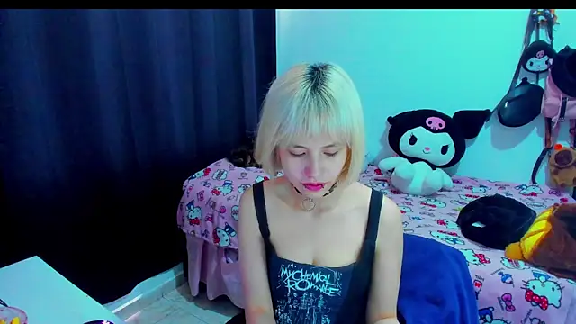 Snapshot of Akane-Mou chatting on February 4, 2026, 4:35 pm Akane-Mou online show from February 4, 2026, 4:35 pm