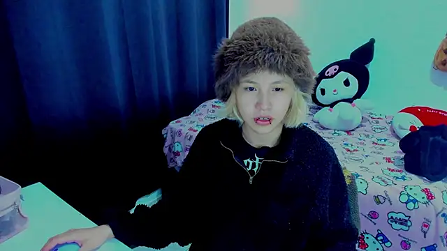 Snapshot of Akane-Mou chatting on March 5, 2026, 7:43 pm Akane-Mou online show from March 5, 2026, 7:43 pm