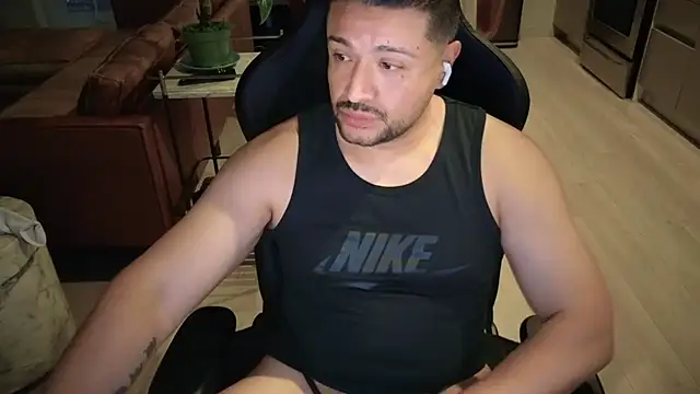 HungandThickLatin online show from October 11, 2025, 1:49 am