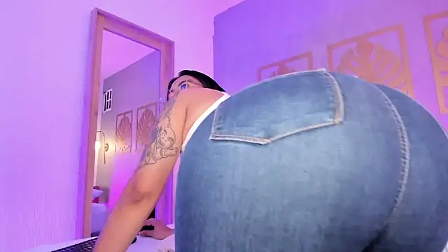 Snapshot of majo_rose chatting on December 3, 2025, 7:34 pm majo rose online show from December 3, 2025, 7:34 pm