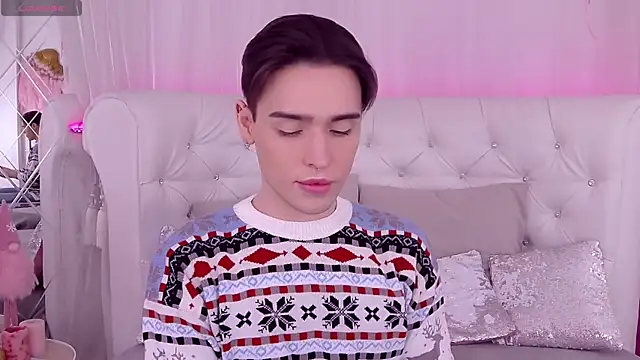 Snapshot of RobbyCharming chatting on December 29, 2024, 7:53 pm RobbyCharming online show from December 29, 2024, 7:53 pm