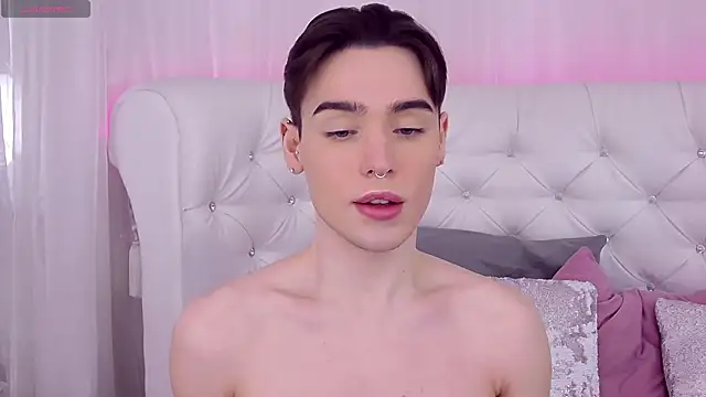 Snapshot of RobbyCharming chatting on March 17, 2025, 7:48 pm RobbyCharming online show from March 17, 2025, 7:48 pm