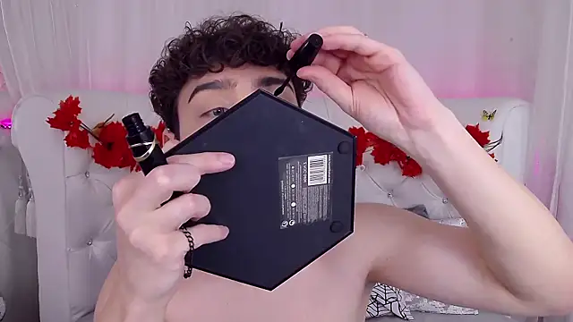 Snapshot of RobbyCharming chatting on November 1, 2025, 3:30 am RobbyCharming online show from November 1, 2025, 3:30 am