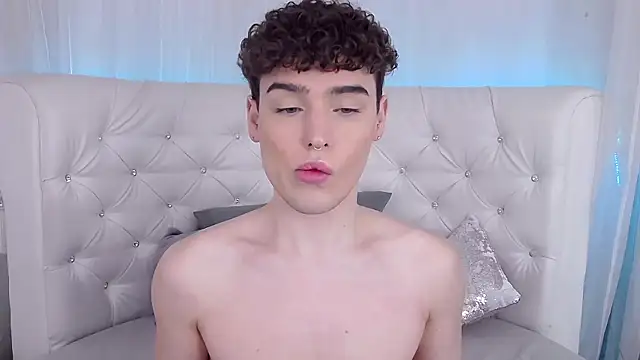 Snapshot of RobbyCharming chatting on November 7, 2025, 4:01 am RobbyCharming online show from November 7, 2025, 4:01 am