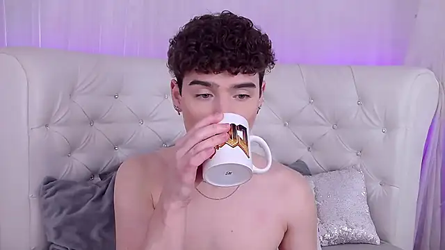 Snapshot of RobbyCharming chatting on November 22, 2025, 4:11 am RobbyCharming online show from November 22, 2025, 4:11 am