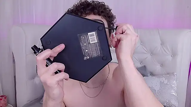 Snapshot of RobbyCharming chatting on November 27, 2025, 3:41 am RobbyCharming online show from November 27, 2025, 3:41 am