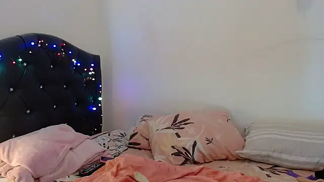 Snapshot of gooddes303salome chatting on September 27, 2025, 8:52 am gooddes303salome online show from September 27, 2025, 8:52 am