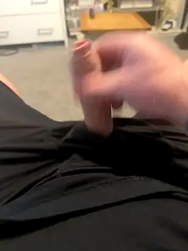 Averagematt1991 online show from November 14, 2025, 9:41 am