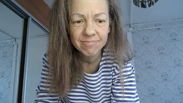 Snapshot of Popppka chatting on February 15, 2026, 12:58 pm Popppka online show from February 15, 2026, 12:58 pm