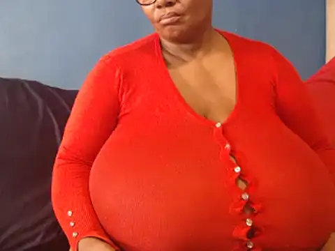 Snapshot of CUTEFIRMMELONSS chatting on February 2, 2025, 8:35 am CUTEFIRMMELONSS online show from February 2, 2025, 8:35 am