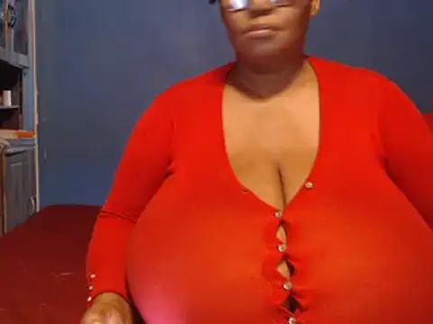 Snapshot of CUTEFIRMMELONSS chatting on February 5, 2025, 4:27 am CUTEFIRMMELONSS online show from February 5, 2025, 4:27 am