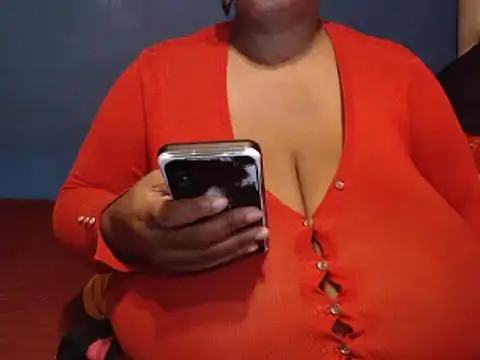 Snapshot of CUTEFIRMMELONSS chatting on February 11, 2025, 5:29 pm CUTEFIRMMELONSS online show from February 11, 2025, 5:29 pm