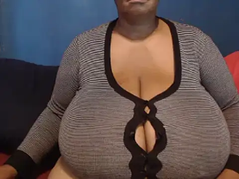 Snapshot of CUTEFIRMMELONSS chatting on February 16, 2025, 5:48 am CUTEFIRMMELONSS online show from February 16, 2025, 5:48 am