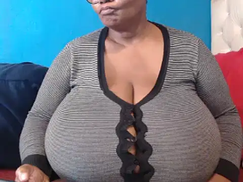 Snapshot of CUTEFIRMMELONSS chatting on February 16, 2025, 8:54 am CUTEFIRMMELONSS online show from February 16, 2025, 8:54 am