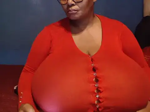 Snapshot of CUTEFIRMMELONSS chatting on February 18, 2025, 8:58 pm CUTEFIRMMELONSS online show from February 18, 2025, 8:58 pm