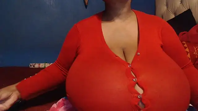 Snapshot of CUTEFIRMMELONSS chatting on February 21, 2025, 8:38 pm CUTEFIRMMELONSS online show from February 21, 2025, 8:38 pm