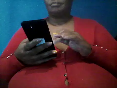 Snapshot of CUTEFIRMMELONSS chatting on February 25, 2025, 12:13 pm CUTEFIRMMELONSS online show from February 25, 2025, 12:13 pm