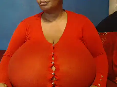 Snapshot of CUTEFIRMMELONSS chatting on March 1, 2025, 10:55 am CUTEFIRMMELONSS online show from March 1, 2025, 10:55 am