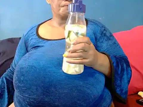 Snapshot of CUTEFIRMMELONSS chatting on March 5, 2025, 8:54 am CUTEFIRMMELONSS online show from March 5, 2025, 8:54 am