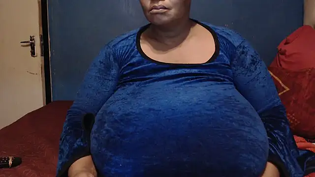 Snapshot of CUTEFIRMMELONSS chatting on March 6, 2025, 3:24 am CUTEFIRMMELONSS online show from March 6, 2025, 3:24 am