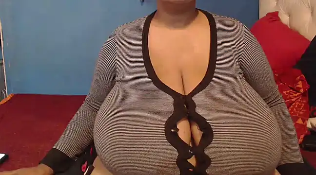 Snapshot of CUTEFIRMMELONSS chatting on March 11, 2025, 12:28 pm CUTEFIRMMELONSS online show from March 11, 2025, 12:28 pm