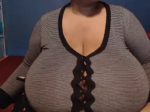 Snapshot of CUTEFIRMMELONSS chatting on March 11, 2025, 8:53 pm CUTEFIRMMELONSS online show from March 11, 2025, 8:53 pm