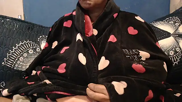 Snapshot of CUTEFIRMMELONSS chatting on September 19, 2025, 9:22 am CUTEFIRMMELONSS online show from September 19, 2025, 9:22 am