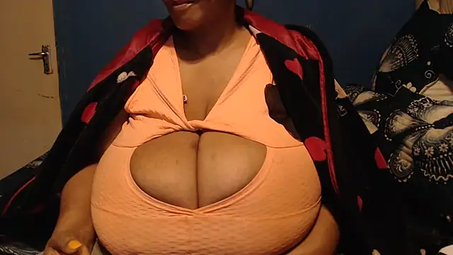 Snapshot of CUTEFIRMMELONSS chatting on September 25, 2025, 6:33 pm CUTEFIRMMELONSS online show from September 25, 2025, 6:33 pm