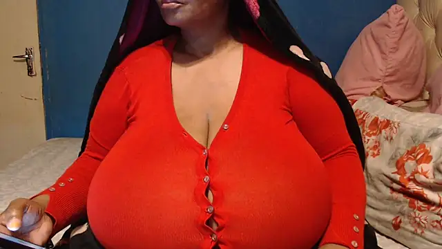 Snapshot of CUTEFIRMMELONSS chatting on October 16, 2025, 8:32 pm CUTEFIRMMELONSS online show from October 16, 2025, 8:32 pm