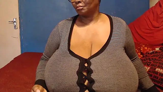 Snapshot of CUTEFIRMMELONSS chatting on December 16, 2025, 2:22 pm CUTEFIRMMELONSS online show from December 16, 2025, 2:22 pm