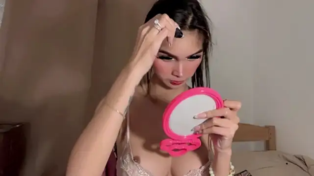 ehotlovea  online show from March 26, 2026, 4:23 pm