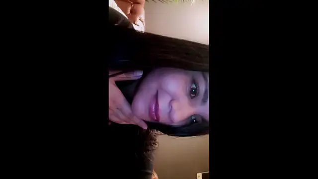 Snapshot of Youlittlepervertt_ chatting on February 18, 2026, 11:33 pm Youlittlepervertt online show from February 18, 2026, 11:33 pm