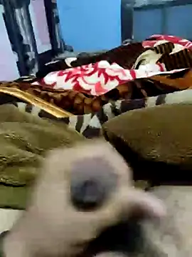 Snapshot of Deshilund9 chatting on January 5, 2025, 3:32 am Deshilund9 online show from January 5, 2025, 3:32 am