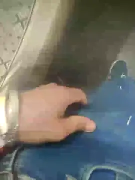 Snapshot of Deshilund9 chatting on January 27, 2025, 7:14 am Deshilund9 online show from January 27, 2025, 7:14 am