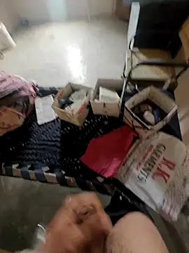 Snapshot of Deshilund9 chatting on February 19, 2025, 7:50 am Deshilund9 online show from February 19, 2025, 7:50 am