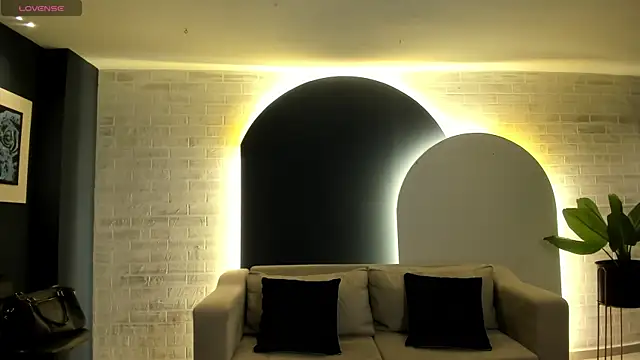 Snapshot of MariamRivera_ chatting on February 2, 2025, 3:54 am MariamRivera  online show from February 2, 2025, 3:54 am