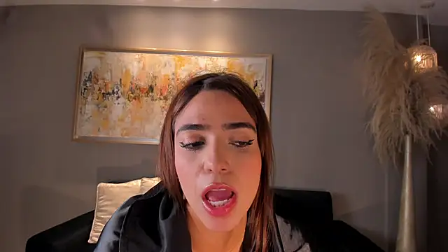 Snapshot of MariamRivera_ chatting on February 11, 2025, 9:42 am MariamRivera  online show from February 11, 2025, 9:42 am