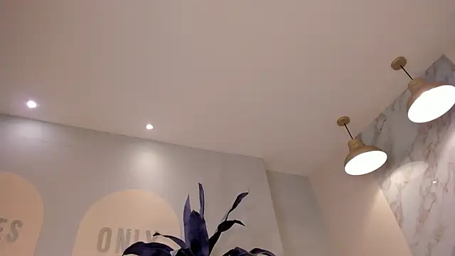 Snapshot of MariamRivera_ chatting on February 18, 2025, 10:05 am MariamRivera  online show from February 18, 2025, 10:05 am