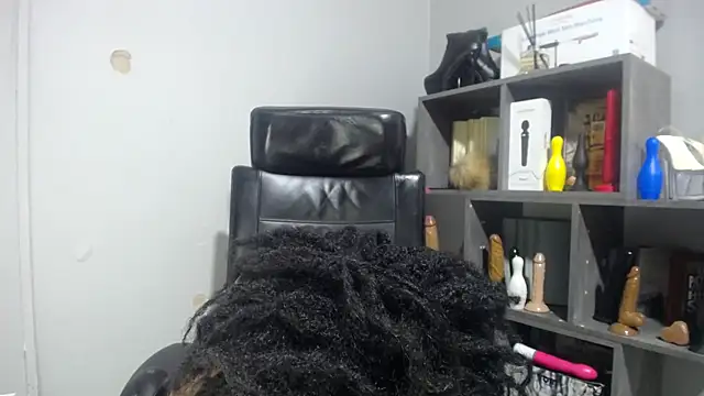 Shaniko89 online show from November 15, 2025, 12:56 pm