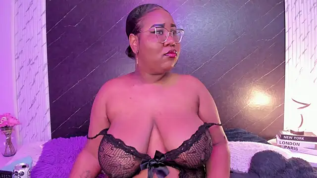 Snapshot of Darnellqueen chatting on October 2, 2025, 3:46 am Darnellqueen online show from October 2, 2025, 3:46 am