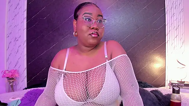 Snapshot of Darnellqueen chatting on October 7, 2025, 3:36 am Darnellqueen online show from October 7, 2025, 3:36 am