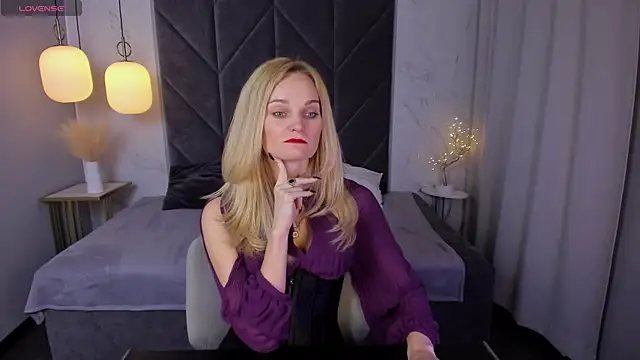 SaraSubtlety online show from September 13, 2025, 1:22 pm