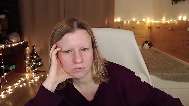 Snapshot of Exponent_5 chatting on December 19, 2024, 2:12 am Exponent 5 online show from December 19, 2024, 2:12 am