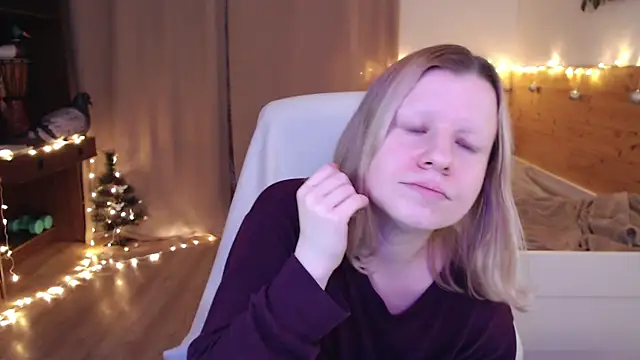 Snapshot of Exponent_5 chatting on December 31, 2024, 12:54 am Exponent 5 online show from December 31, 2024, 12:54 am