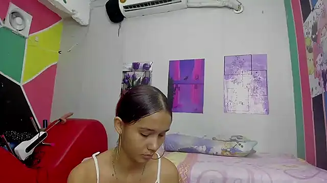 MarianaManzur online show from February 3, 2025, 2:24 pm