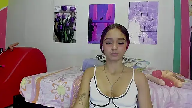 MarianaManzur online show from February 3, 2025, 5:24 pm