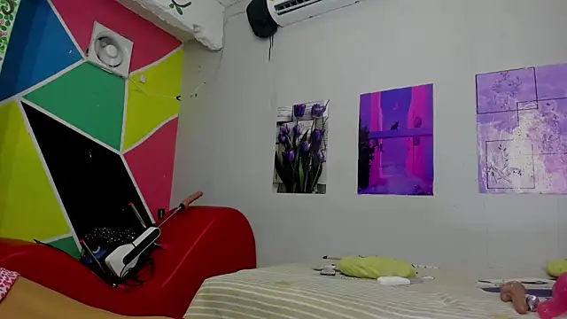 MarianaManzur online show from February 18, 2025, 2:38 pm