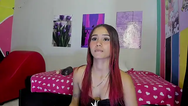 MarianaManzur online show from February 28, 2025, 4:42 pm