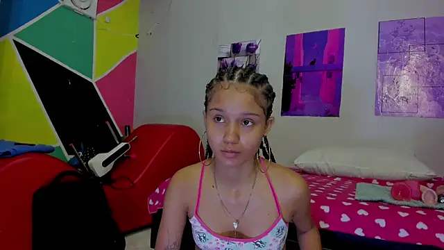 MarianaManzur online show from March 6, 2025, 1:24 pm